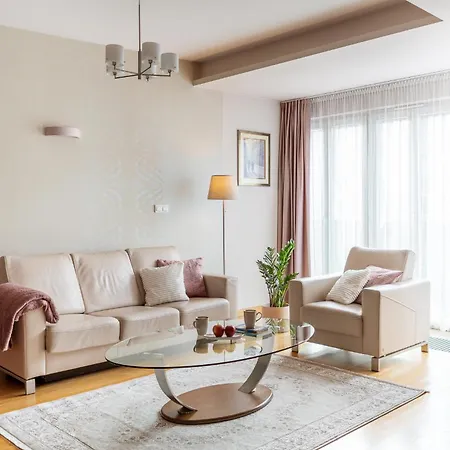 Big Prestige - 6 Min Main Square Apartamento *