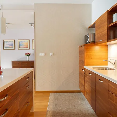 Big Prestige - 6 Min Main Square