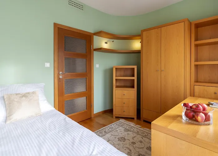 Big Prestige - 6 Min Main Square *